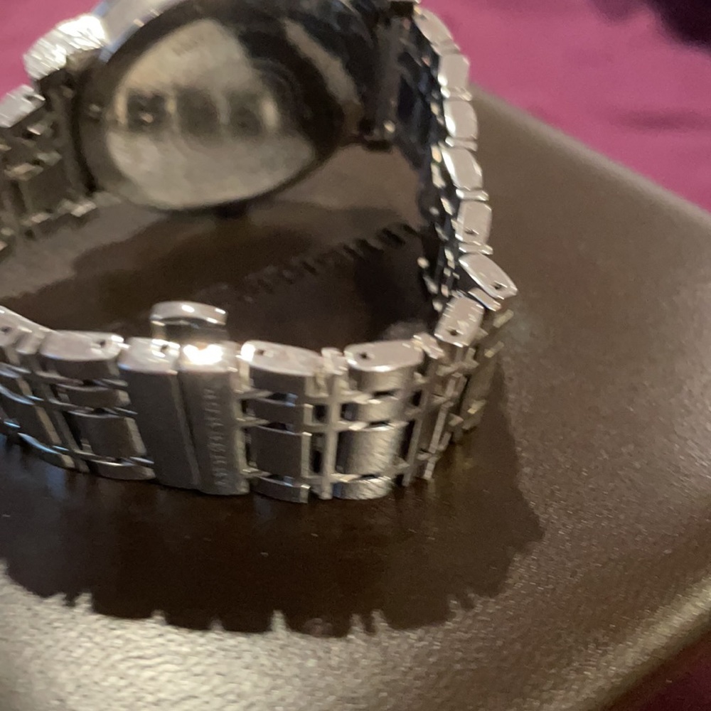 100% Authentic Burberry Men’s Watch with Box - Picture 6 of 7